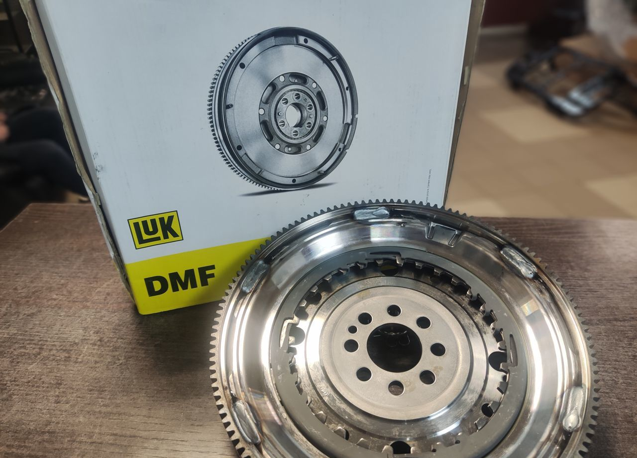 Двухмассовый маховик DSG 7 (дсг 7) LUK 415084409 4150793100