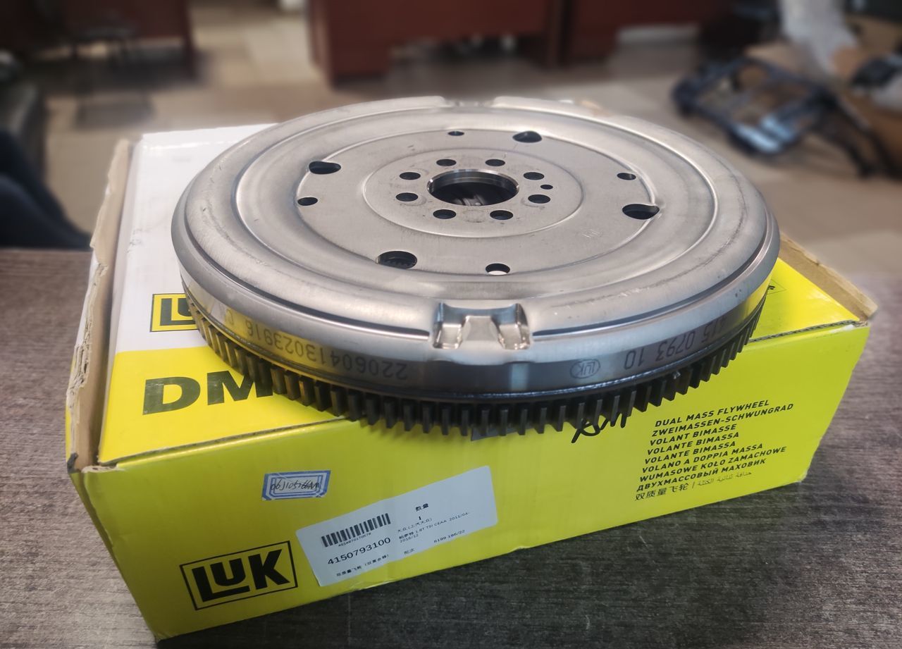 Двухмассовый маховик DSG 7 (дсг 7) LUK 415084409 4150793100