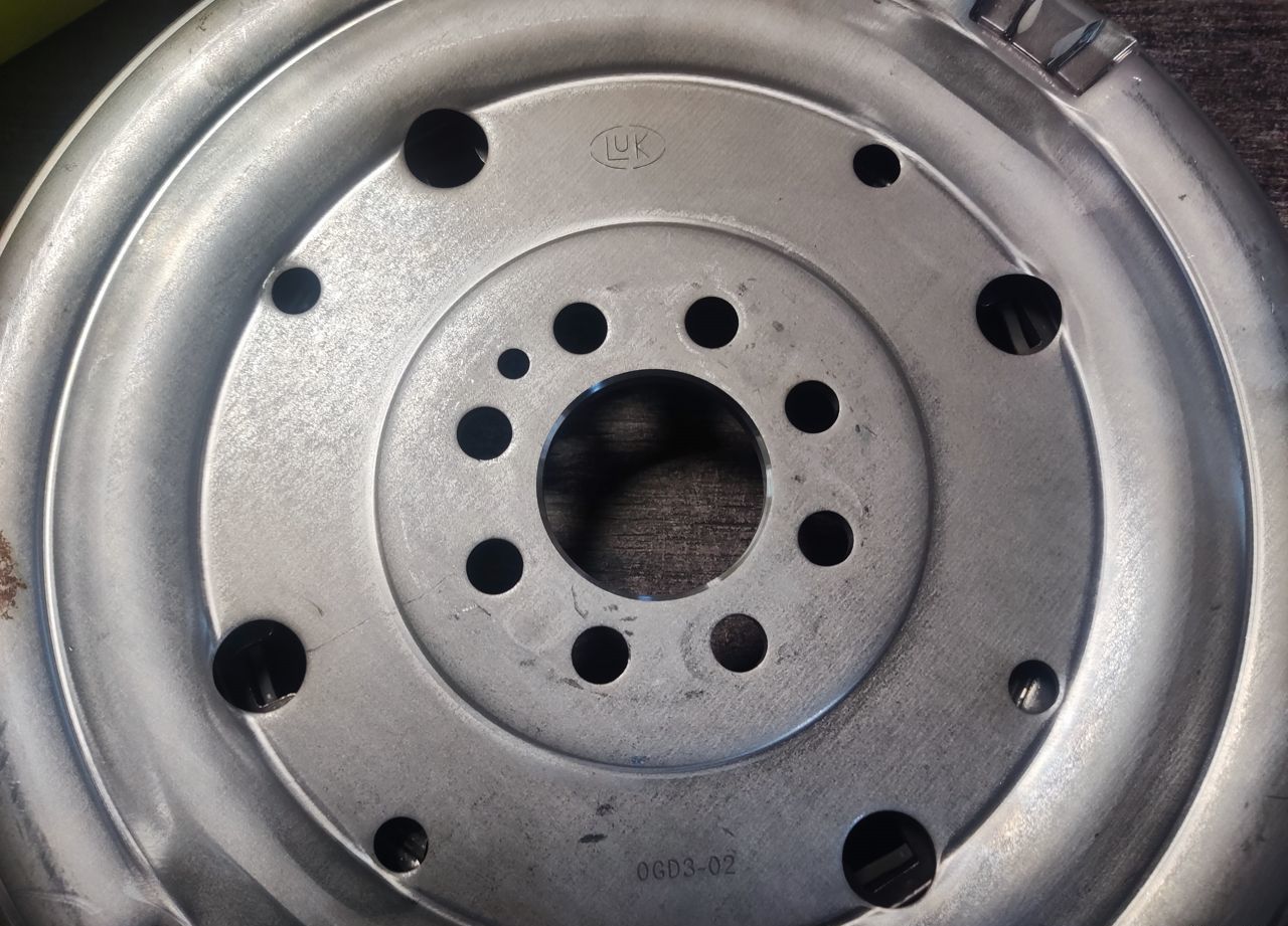 Двухмассовый маховик DSG 7 (дсг 7) LUK 415084409 4150793100