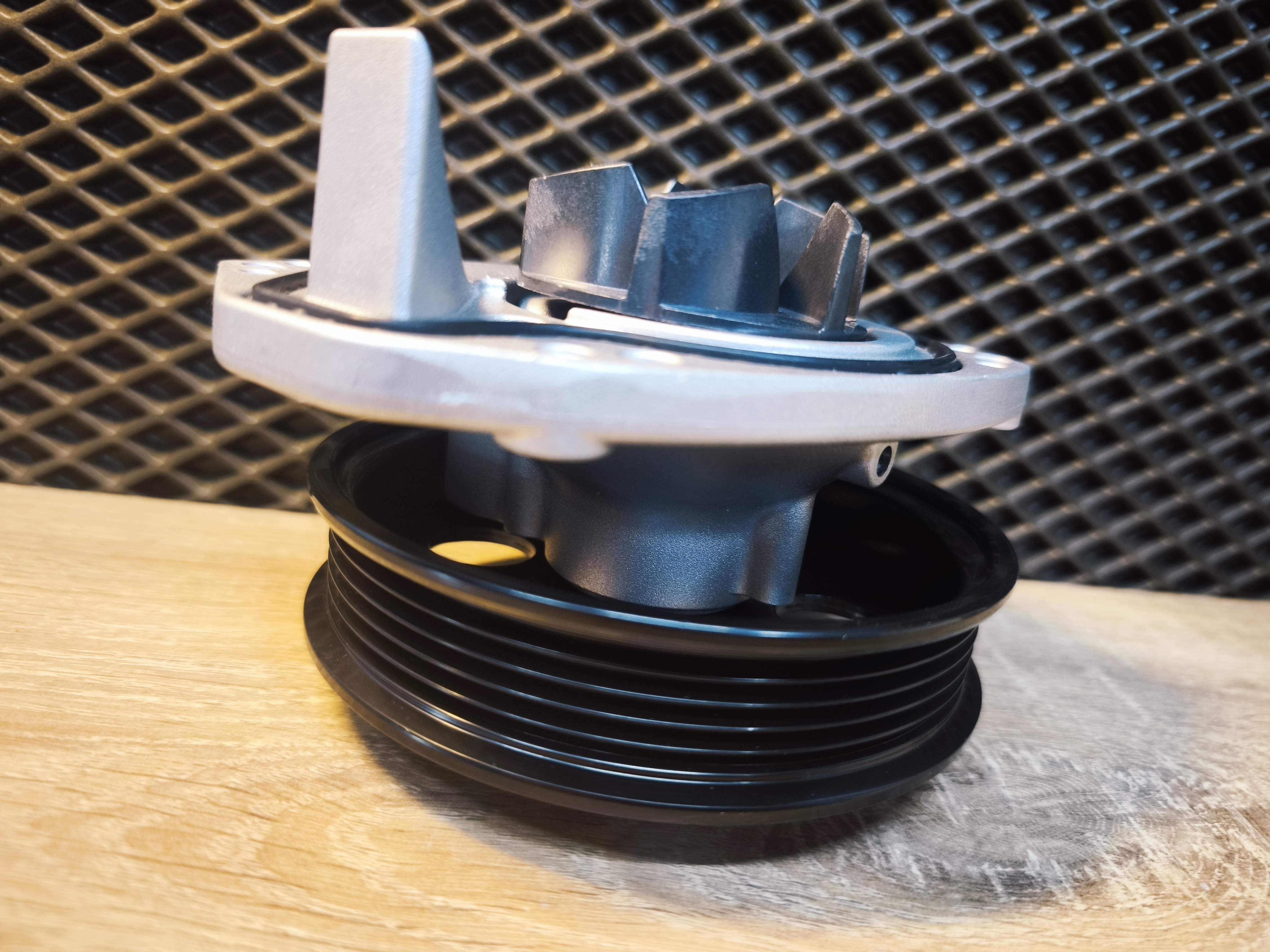 Водяной насос INA GM 2.0 T A20NFT D20NFT