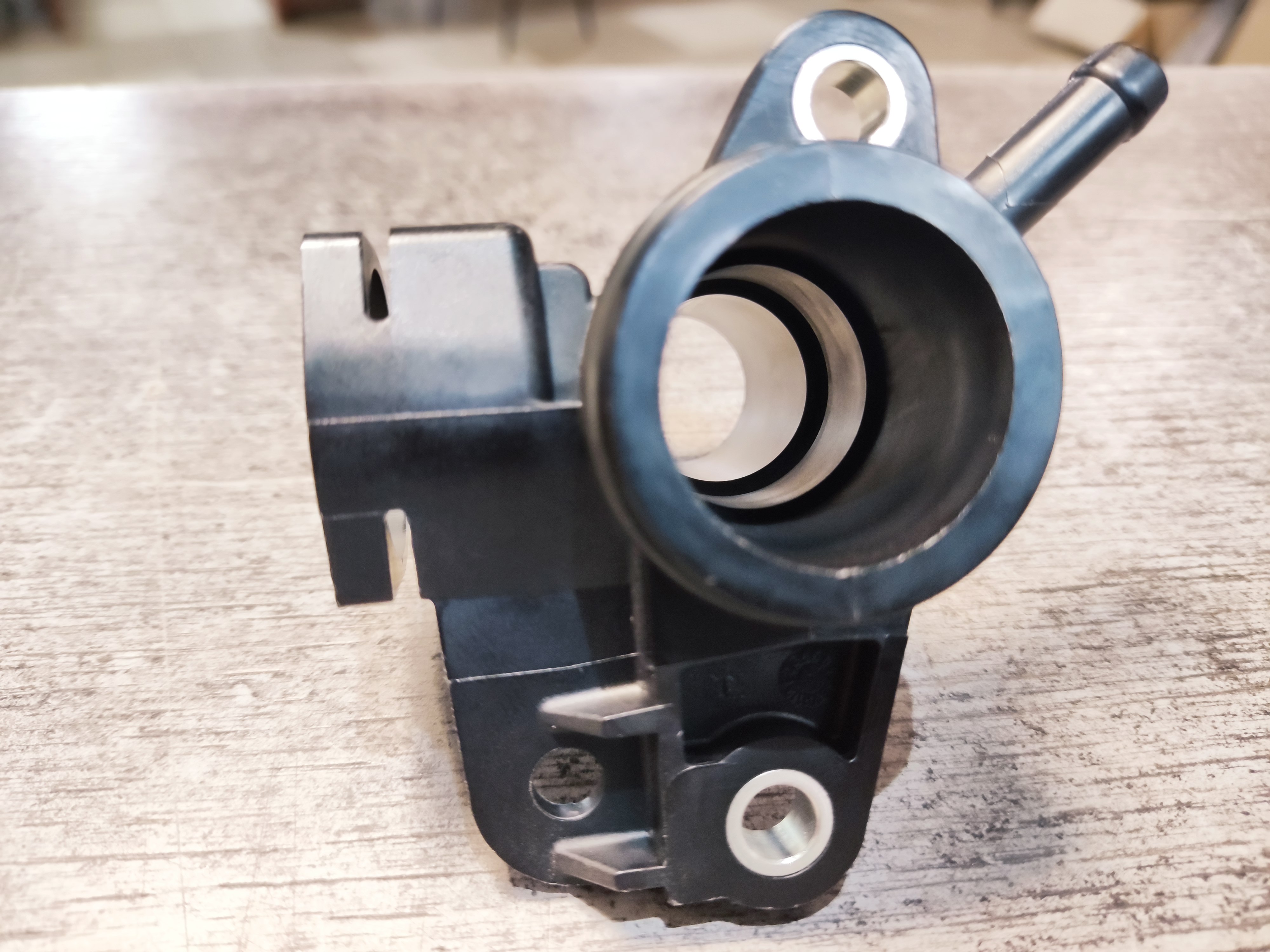 Фланец системы охлаждения VAG GEN 2 1.8T- 2.0T