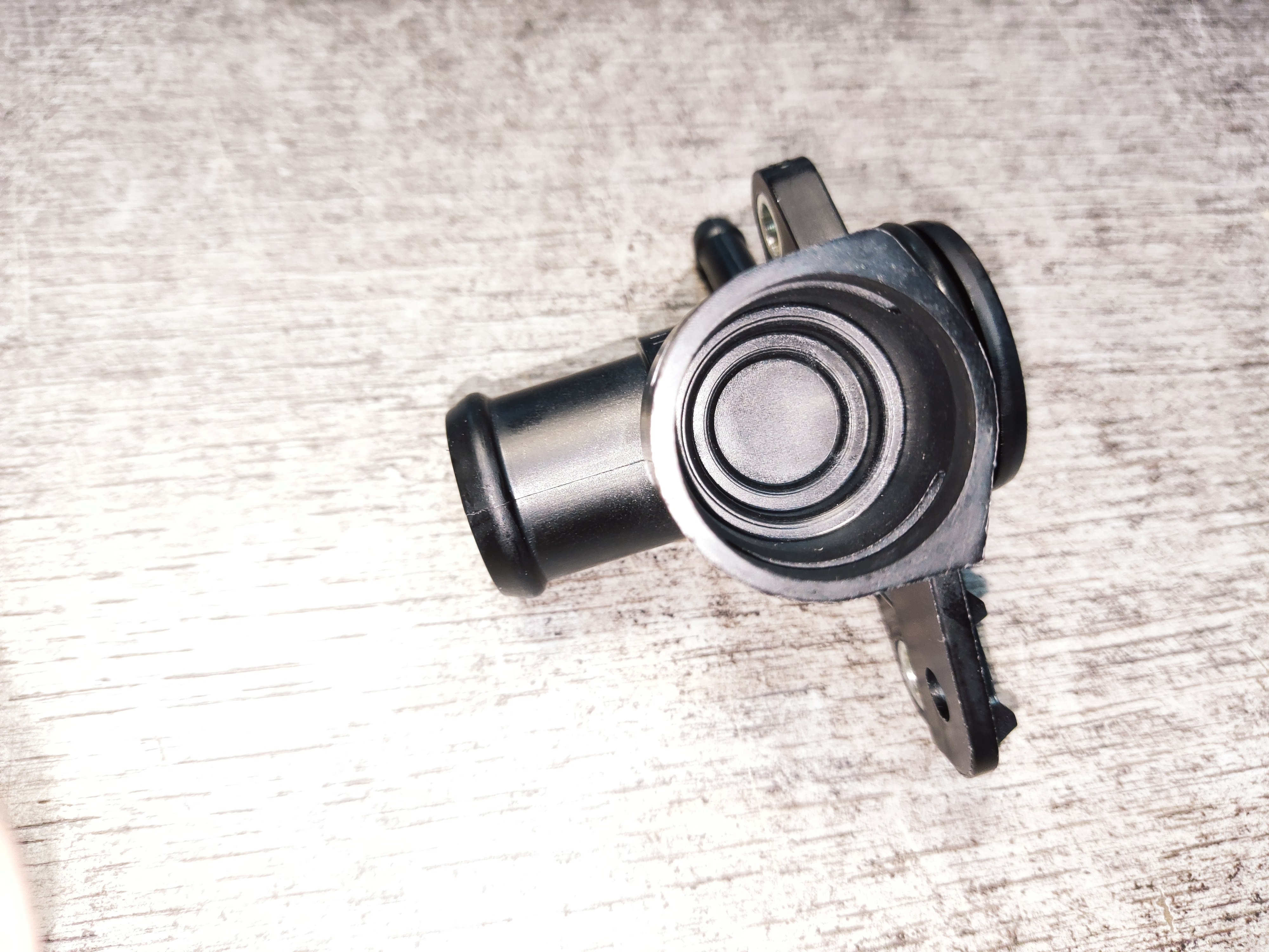 Фланец системы охлаждения VAG GEN 2 1.8T- 2.0T