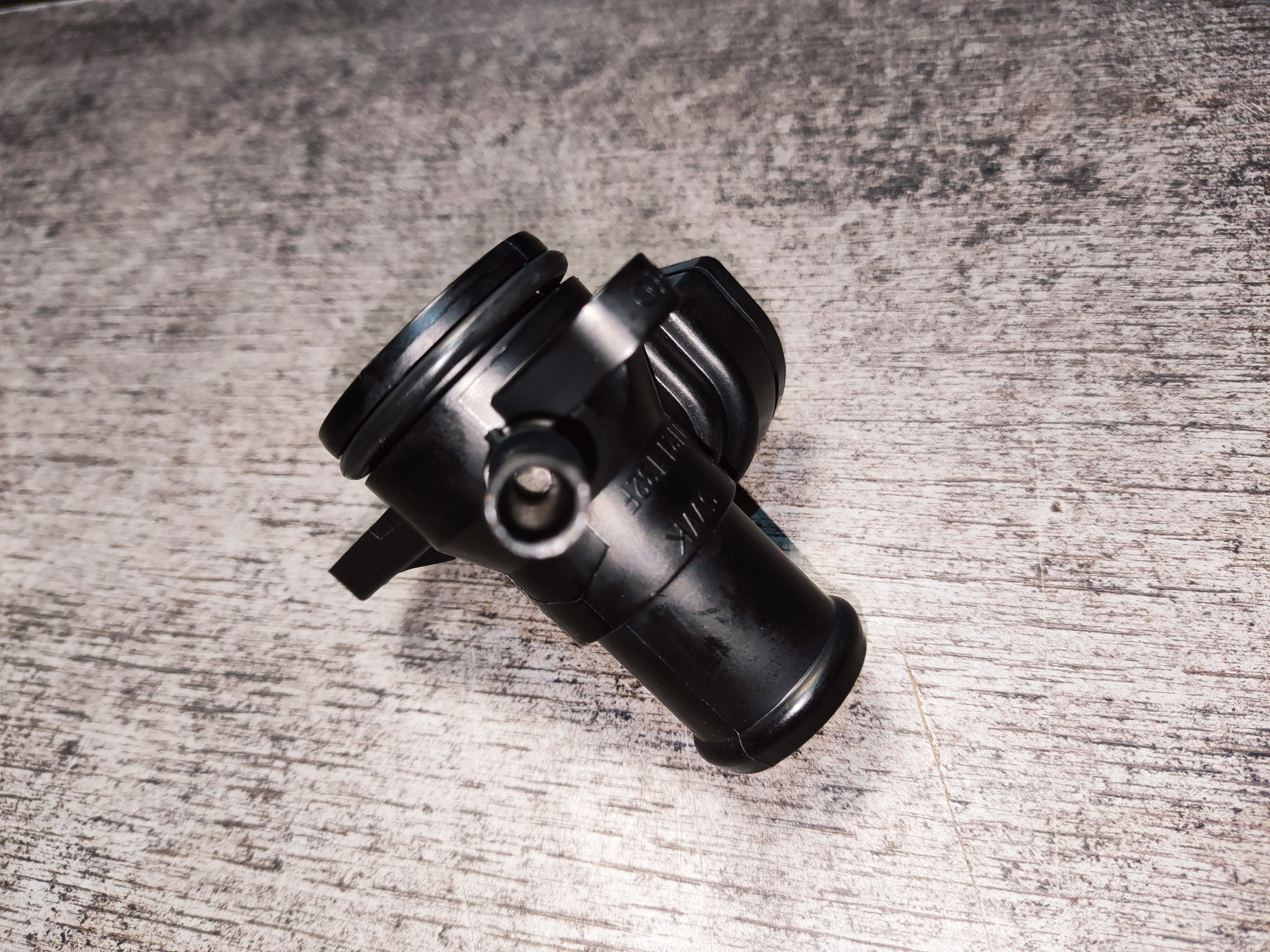 Фланец системы охлаждения VAG GEN 2 1.8T- 2.0T