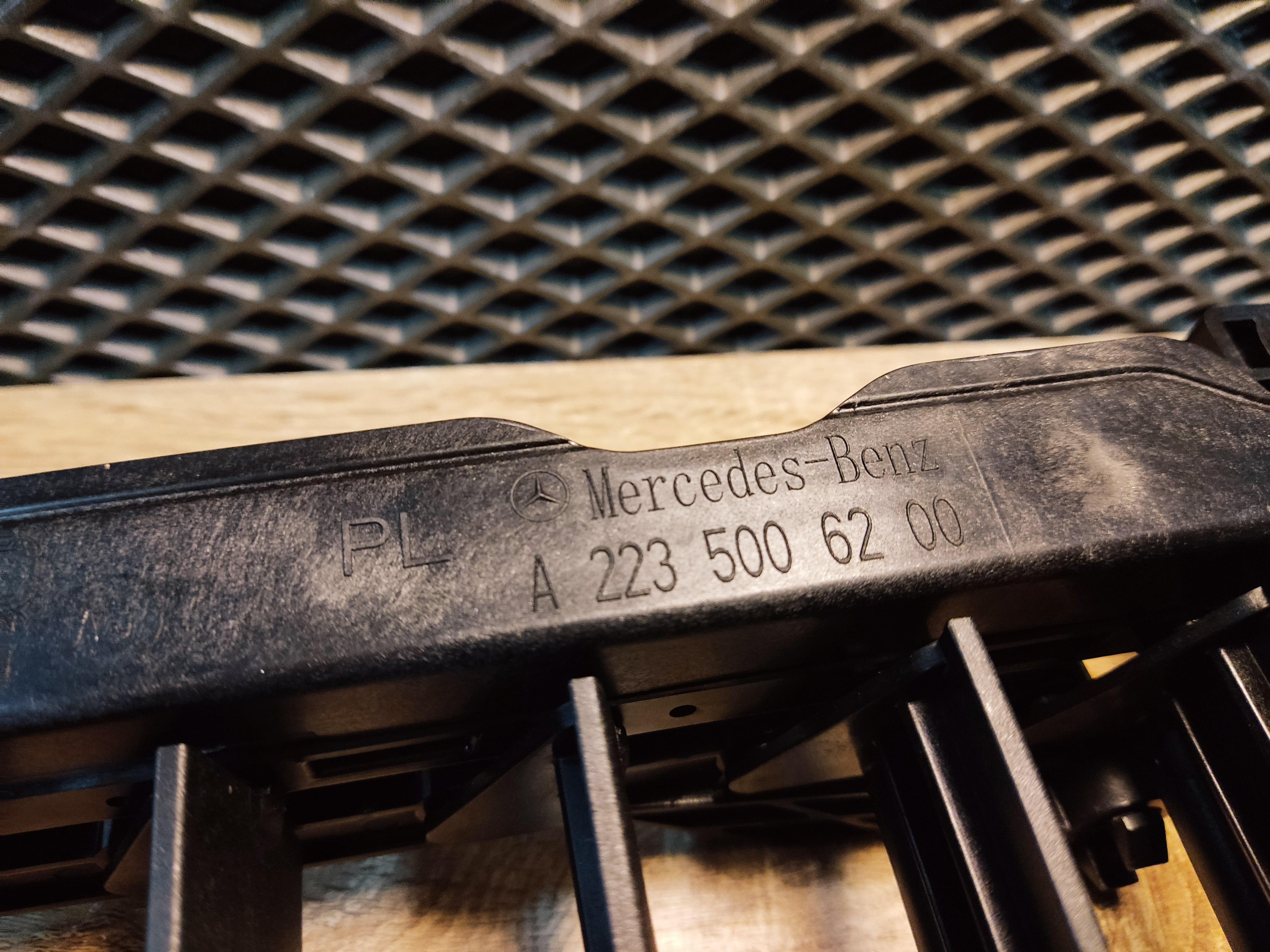 Жалюзи воздухозаборника Mercedes-Benz S-class W223