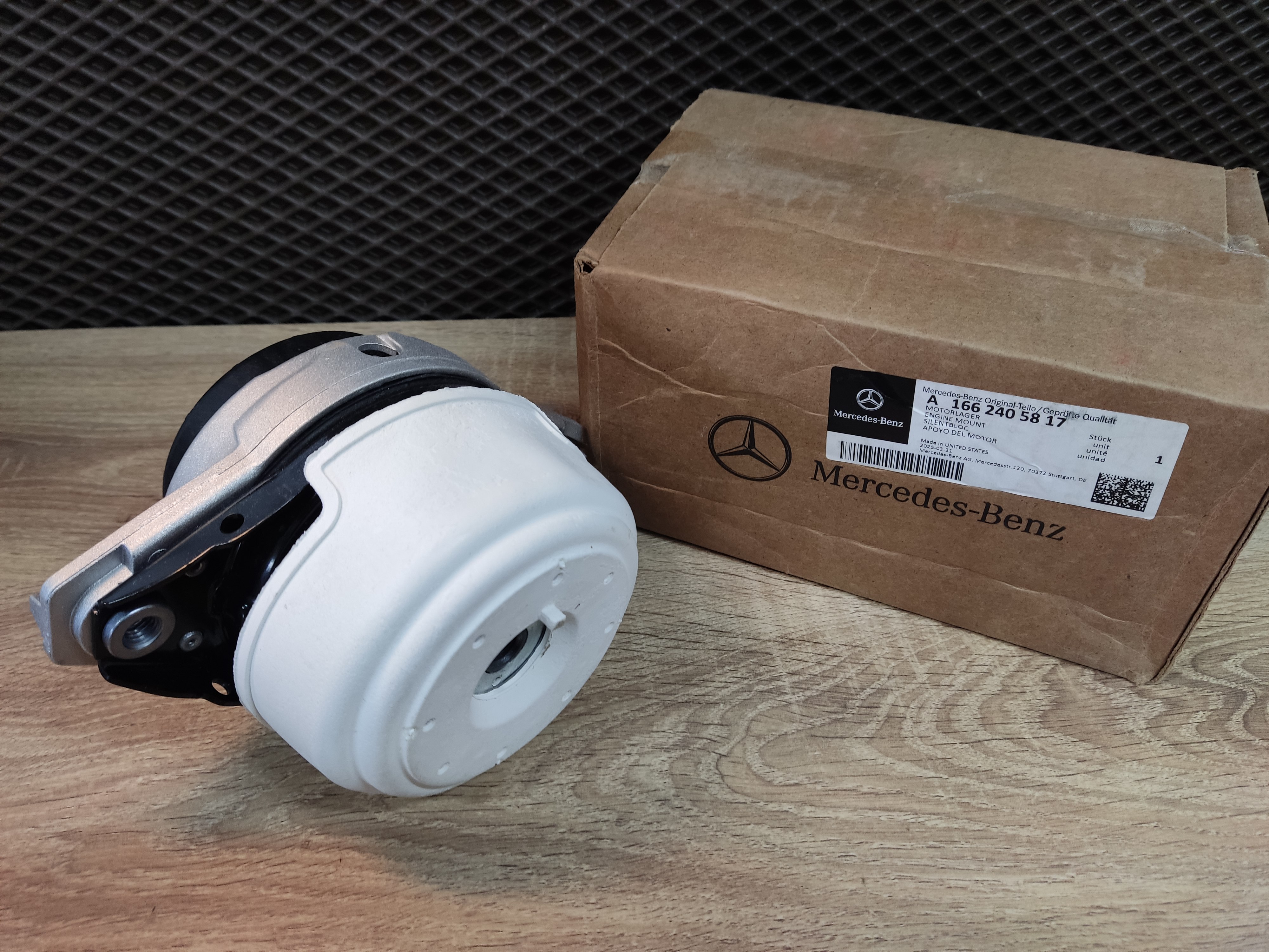 Опора двигателя левая X166 W166 MERCEDES-BENZ UNITED STATES