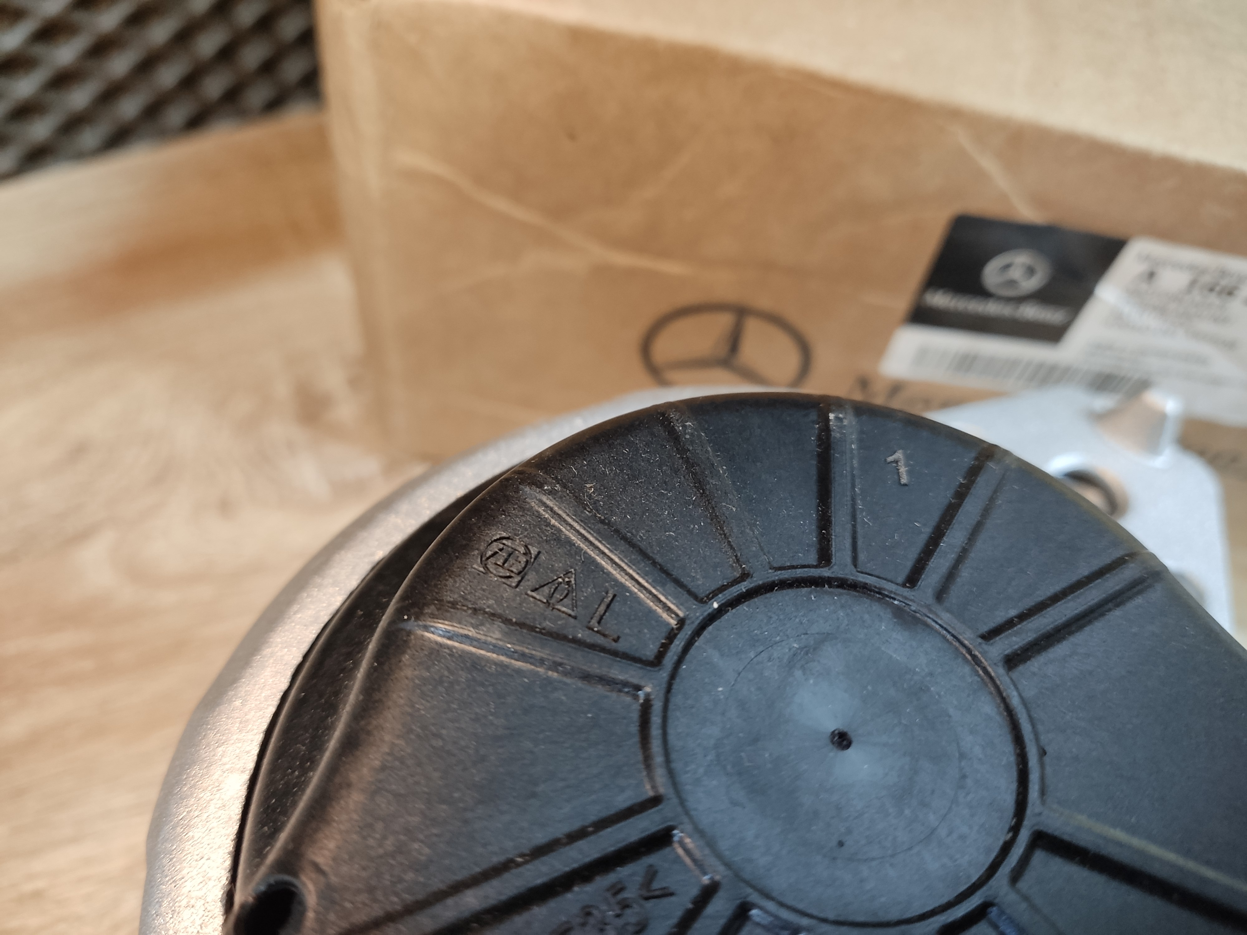 Опора двигателя левая X166 W166 MERCEDES-BENZ UNITED STATES