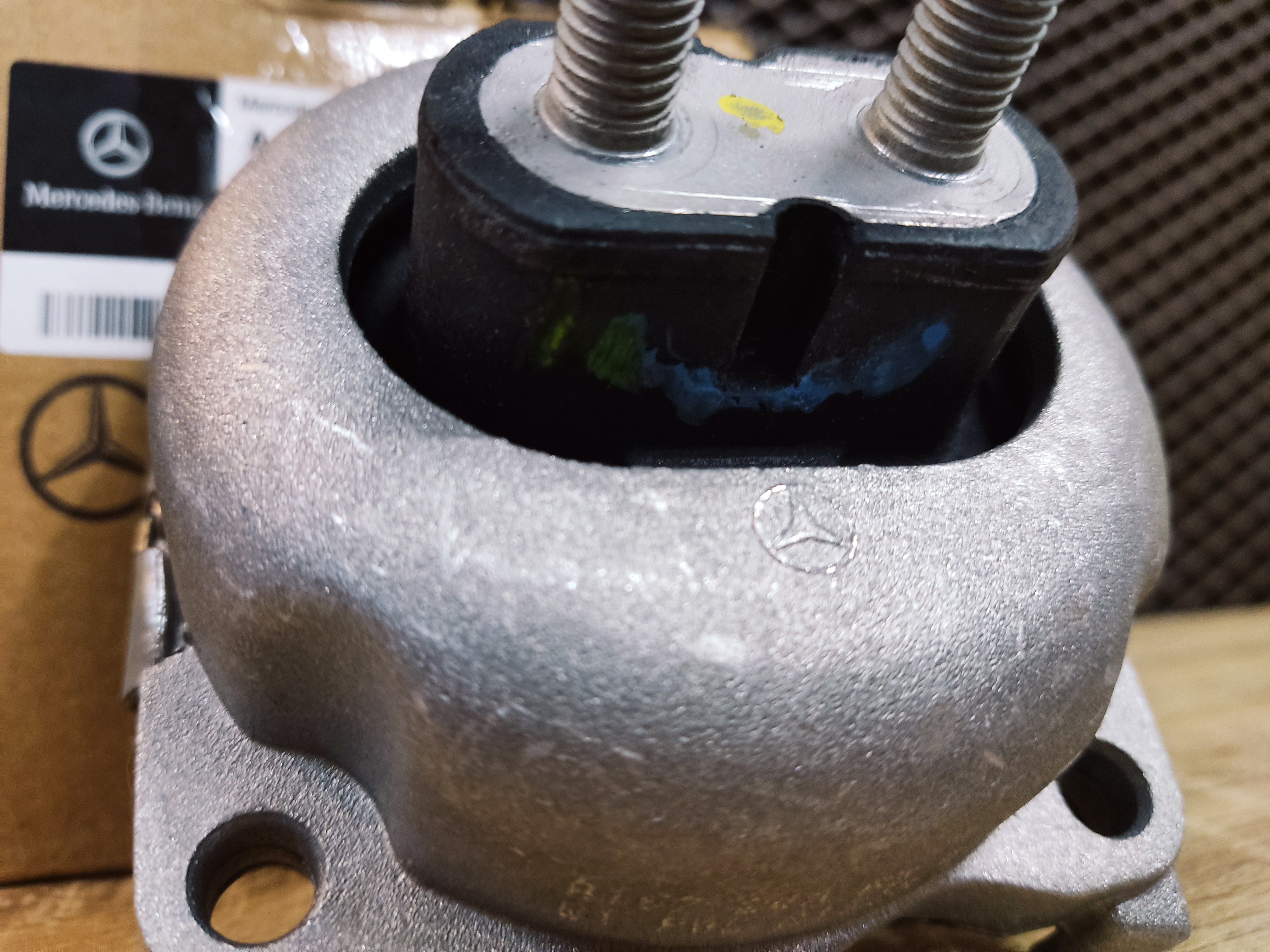 Подушка ДВС передняя MERCEDES-BENZ W164 3.0CDi 4WD A1672406300