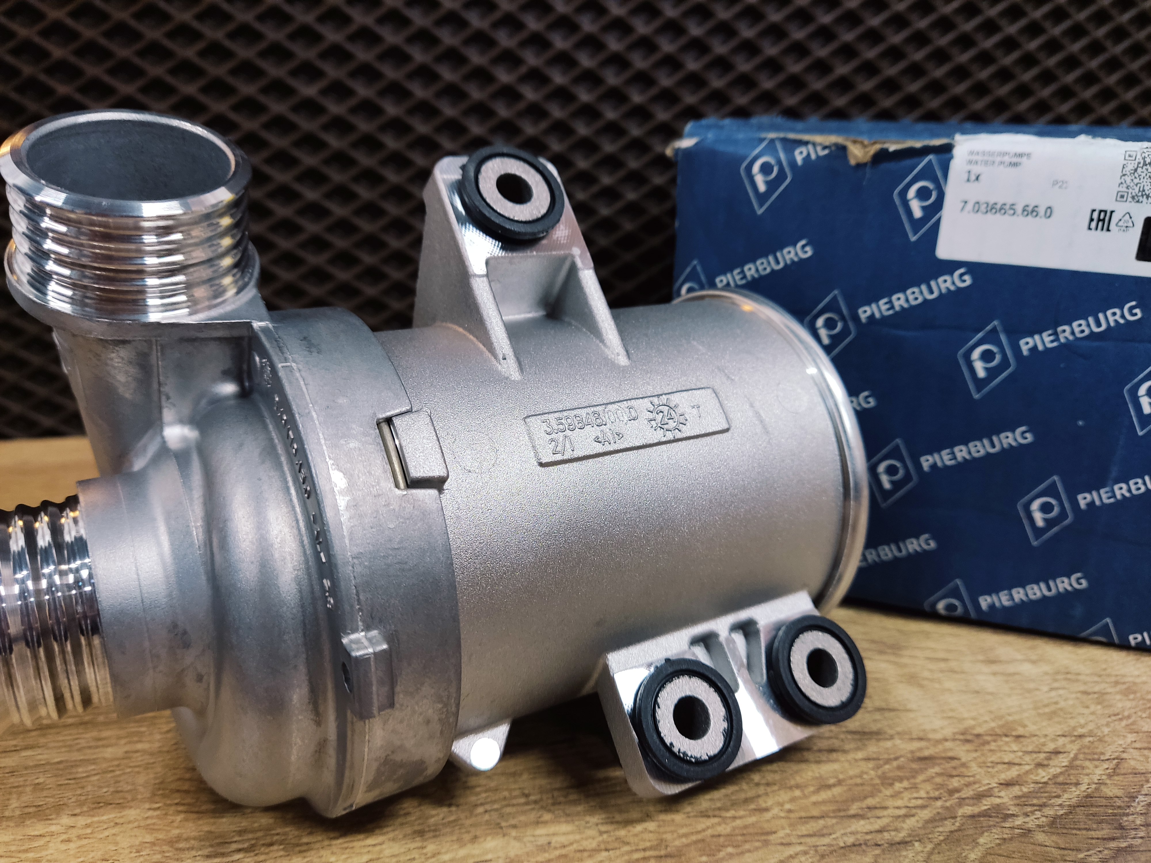 Помпа водяная электрическая Pierburg BMW N20 B20 A