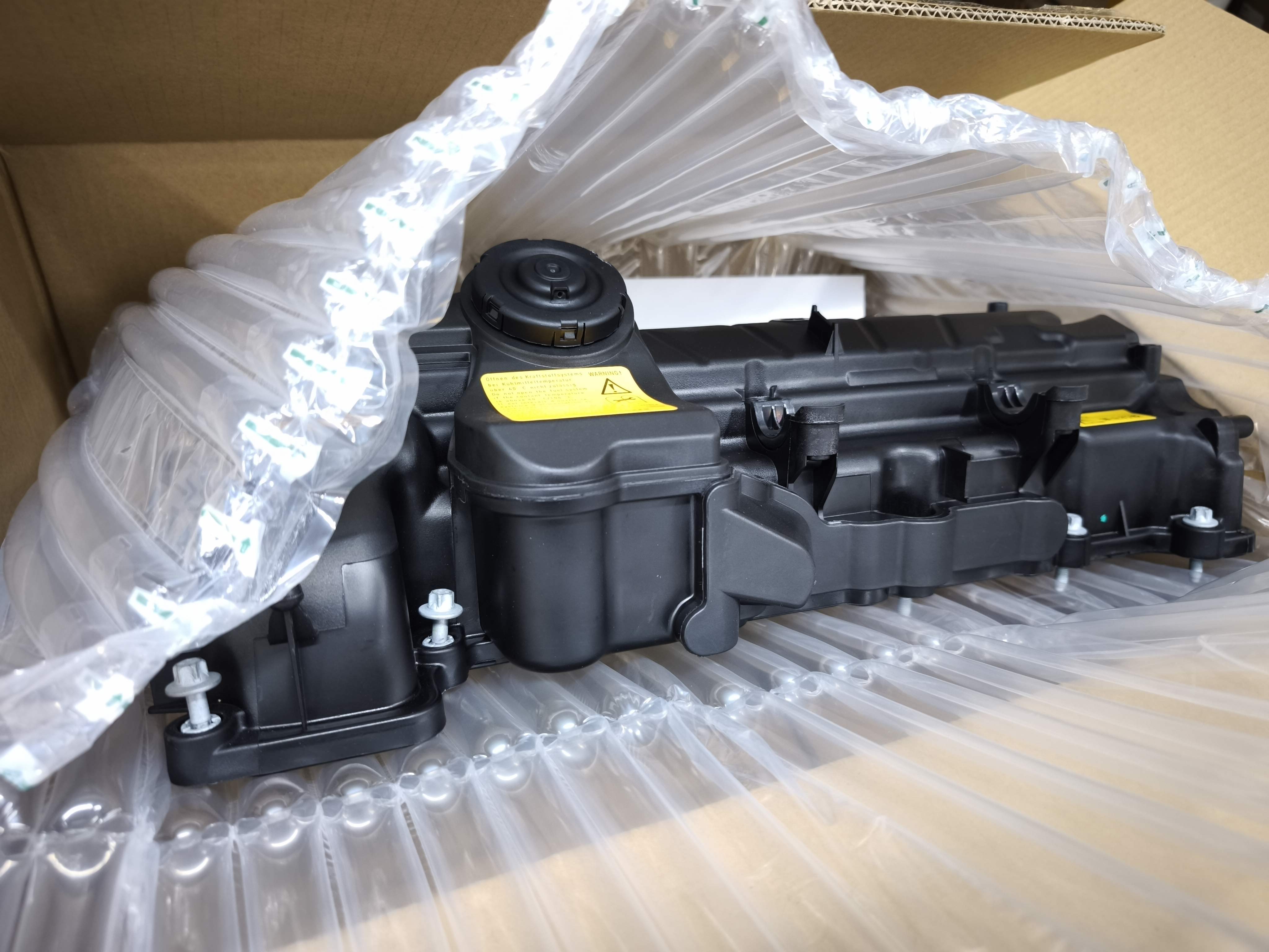 Крышка клапанная MAHLE BMW1(F20)12-17 /3(F30/F80)11-18 /5(F10)11-16 N20B20A