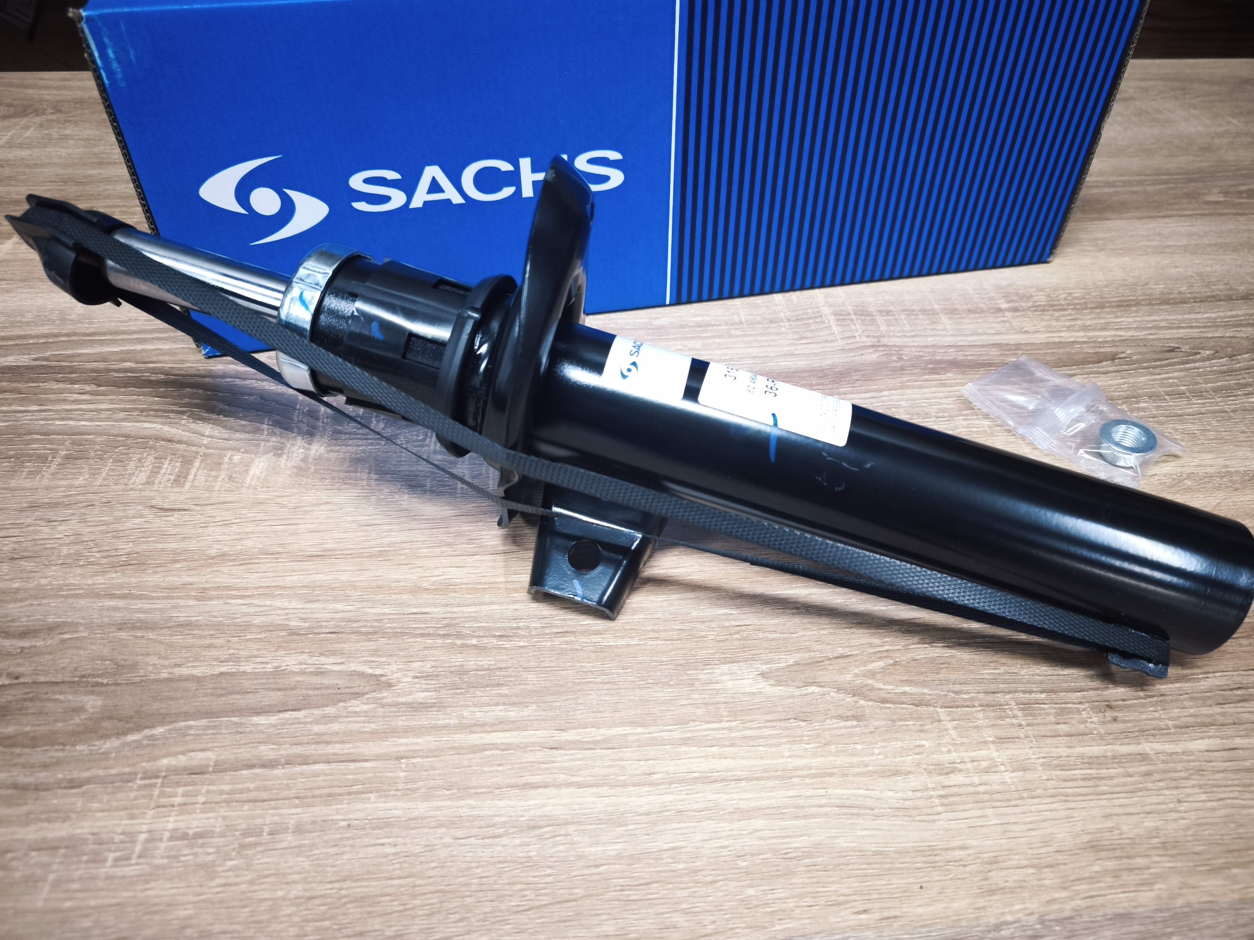 Амортизатор передний SACHS VW Passat B6 B7 Tiguan