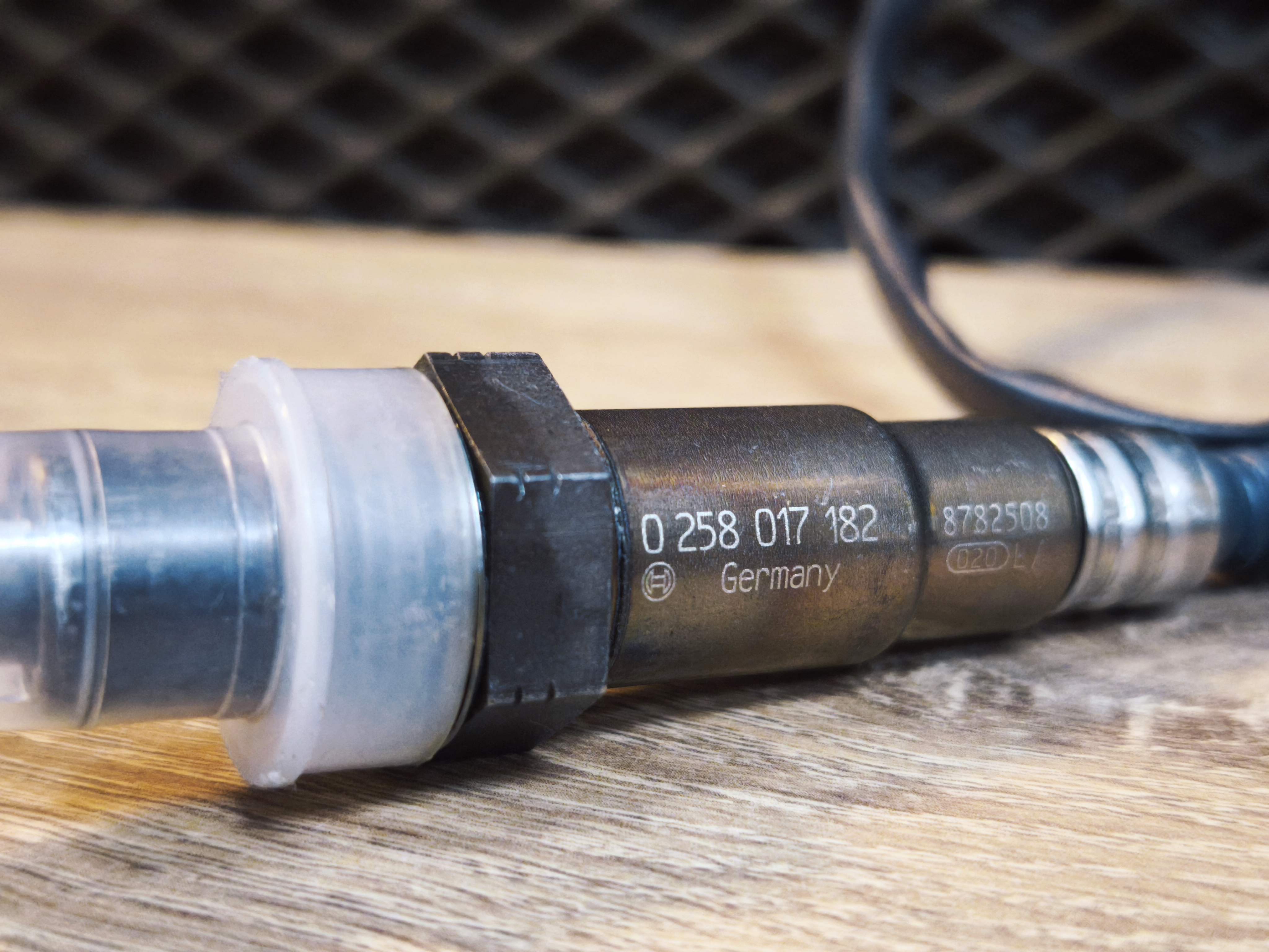 Датчик кислорода №1 до катализатора  Bosch  VAG Audi A4 B8
