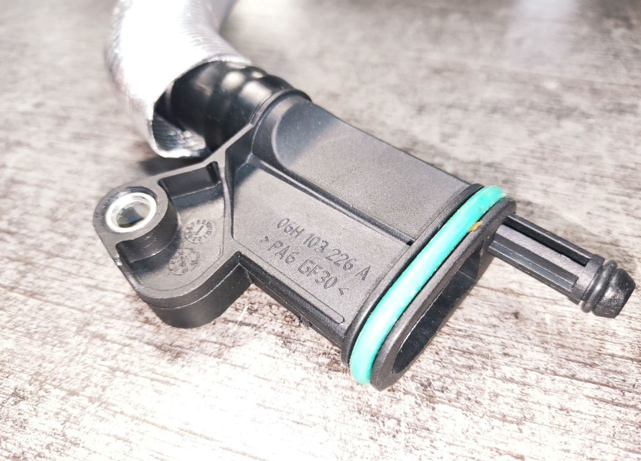 Патрубок маслоотделителя VAG GEN 3 1.8Т-2.0Т