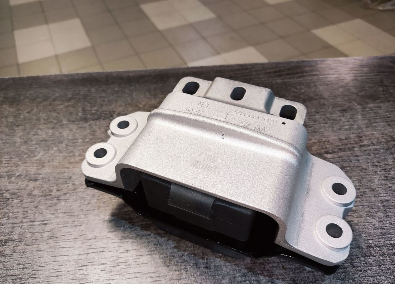 Опора подушка двс левая VAG GEN 2 1.8T